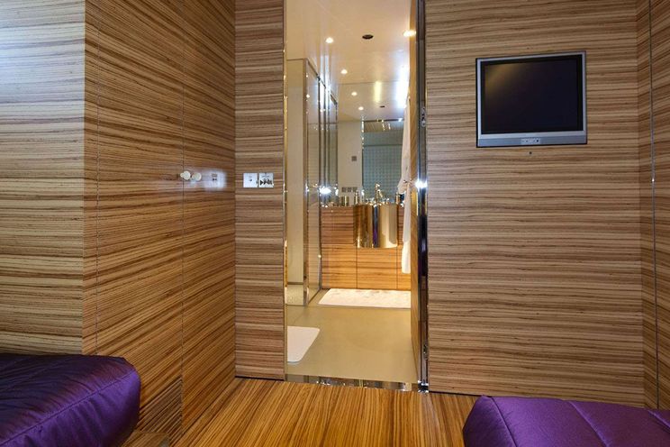 Charter Yacht MABROUK - Cantieri di Pisa Akhir 38 - 5 Cabins - Athens - Mykonos - Paros - Cyclades - Greece