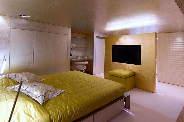 Charter Yacht MABROUK - Cantieri di Pisa Akhir 38 - 5 Cabins - Athens - Mykonos - Paros - Cyclades - Greece