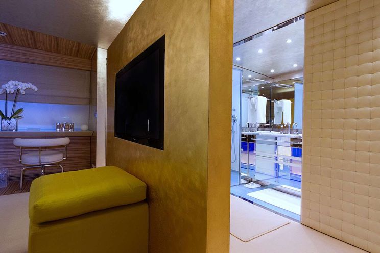 Charter Yacht MABROUK - Cantieri di Pisa Akhir 38 - 5 Cabins - Athens - Mykonos - Paros - Cyclades - Greece