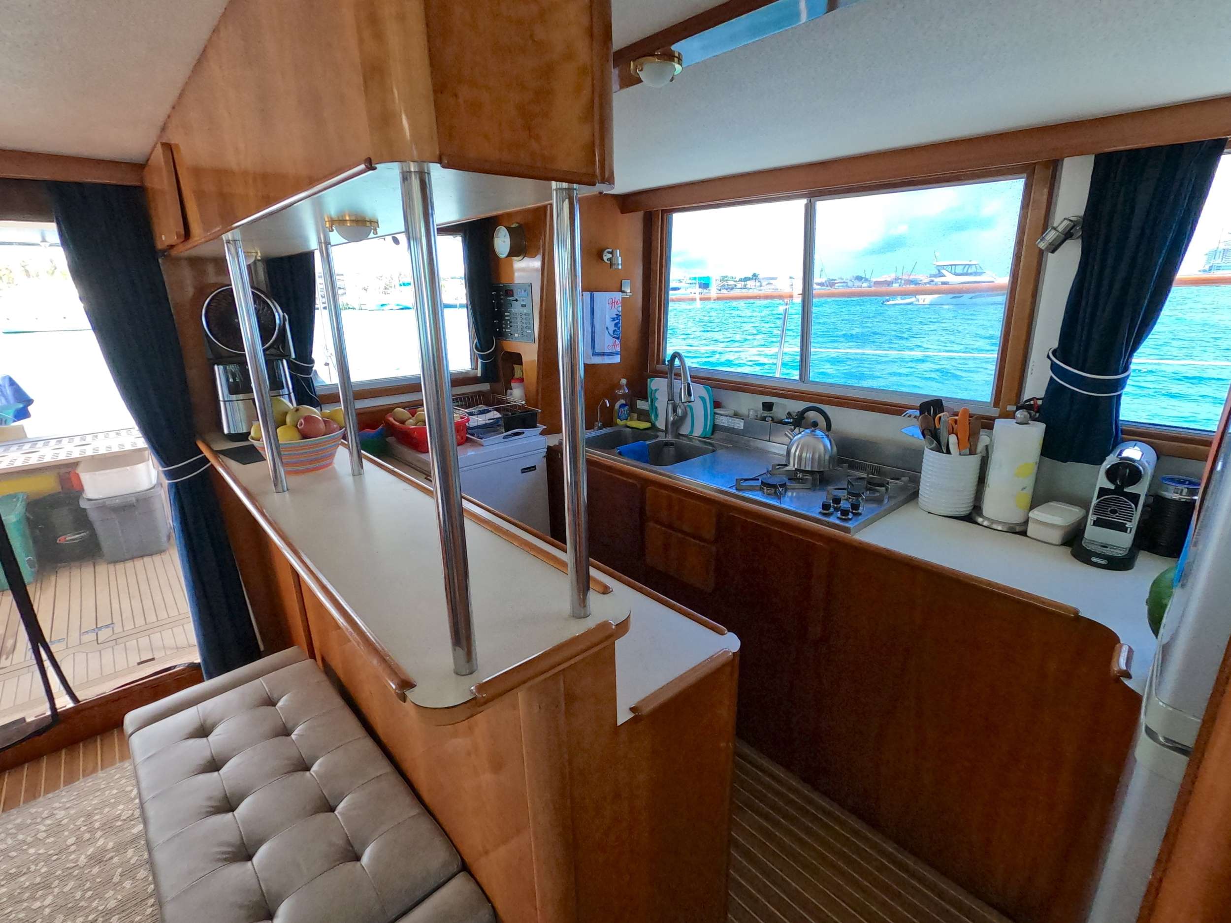 Charter Yacht PANDORA - Alliaura Marine Privilege 48 - 3 Cabins - Nassau - Exumas - Bahamas