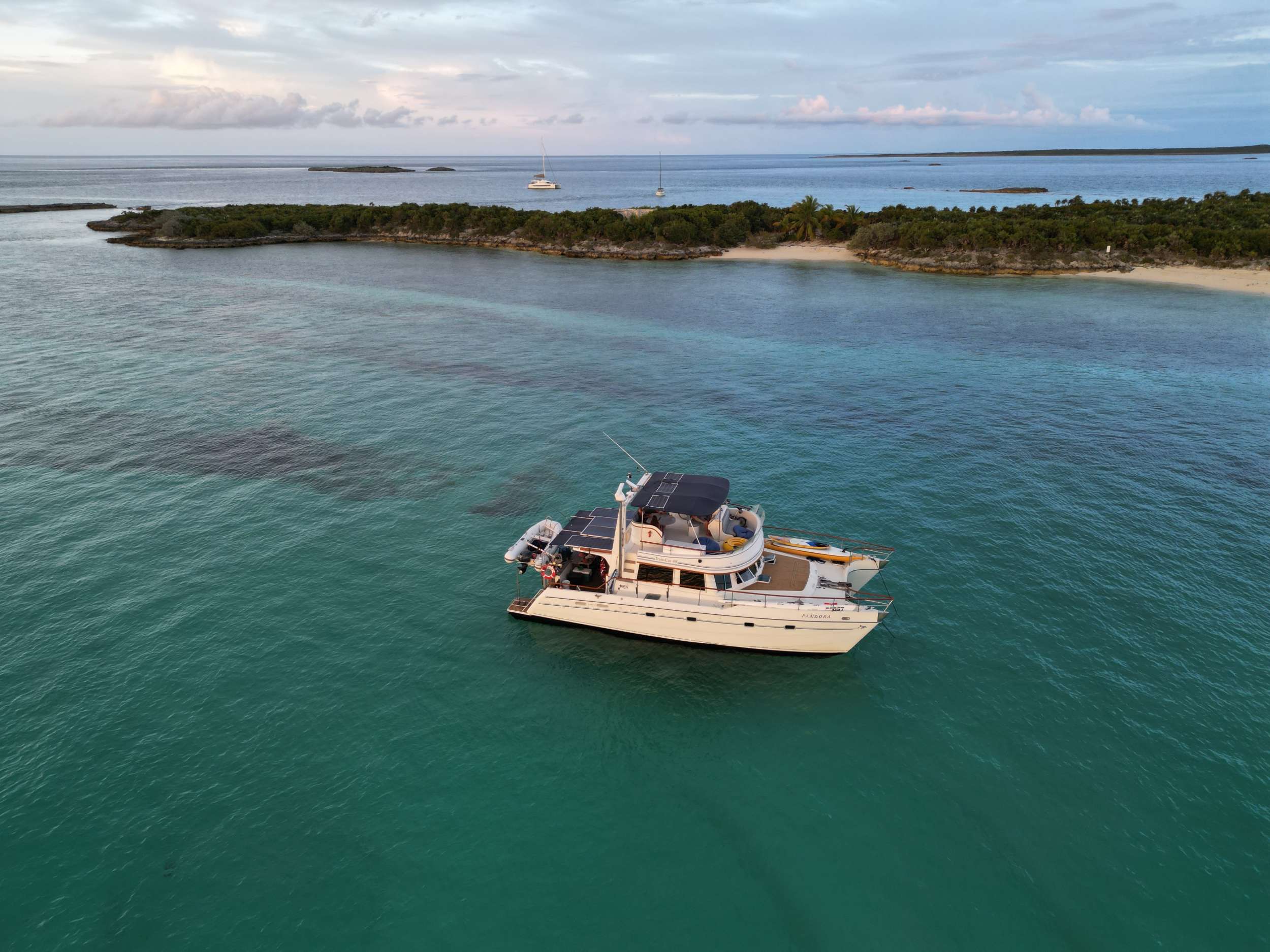 Charter Yacht PANDORA - Alliaura Marine Privilege 48 - 3 Cabins - Nassau - Exumas - Bahamas