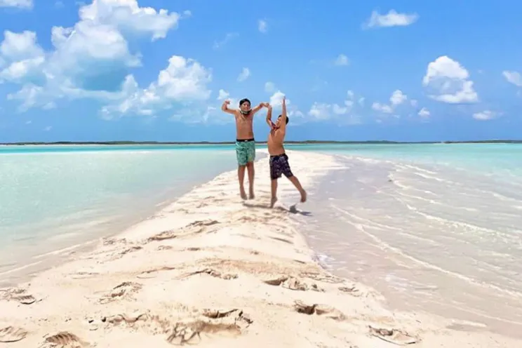 Charter Yacht PANDORA - Alliaura Marine Privilege 48 - 3 Cabins - Nassau - Exumas - Bahamas