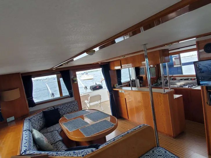 PANDORA Alliaura Marine Privilege 48 - saloon PANDORA Alliaura Marine Privilege 48 - saloon