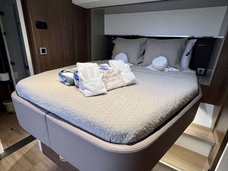 MOTEK Bali 5.4 - VIP cabin MOTEK Bali 5.4 - VIP cabin