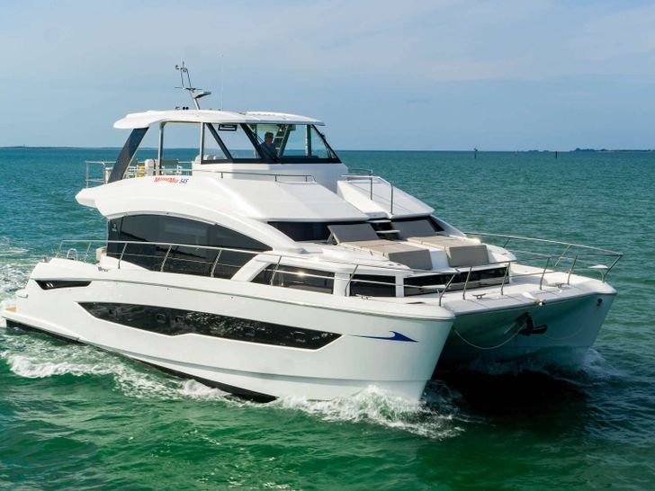 PAINTED PELICAN Aquila 54 - Profile PAINTED PELICAN Aquila 54 - Profile