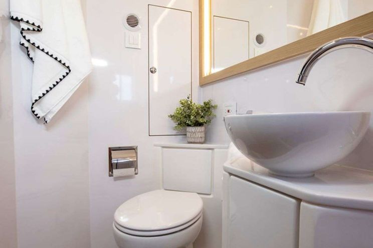 Charter Yacht PAINTED PELICAN - Aquila 54 - 4 Cabins - Tortola - Virgin Gorda - Anegada - BVI