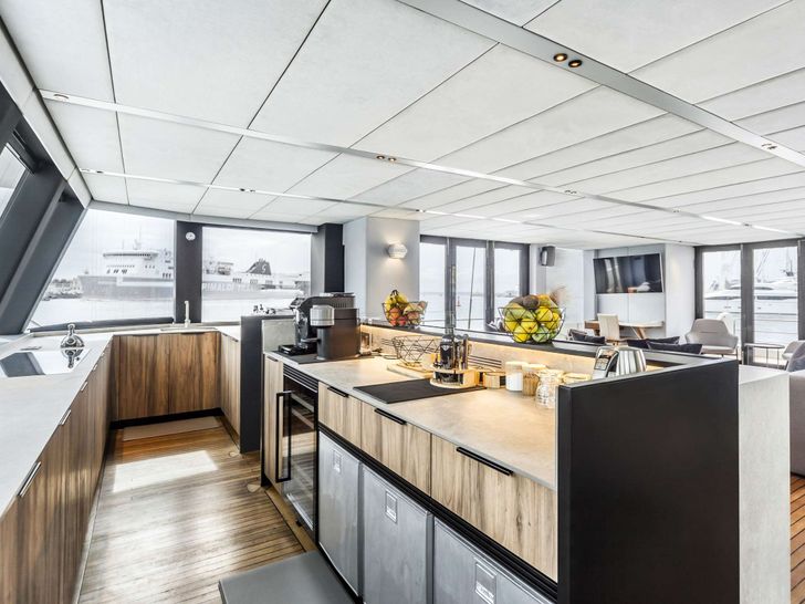 MIDORI Sunreef Supreme 68 - Spacious Food Prep Area MIDORI Sunreef Supreme 68 - Spacious Food Prep Area