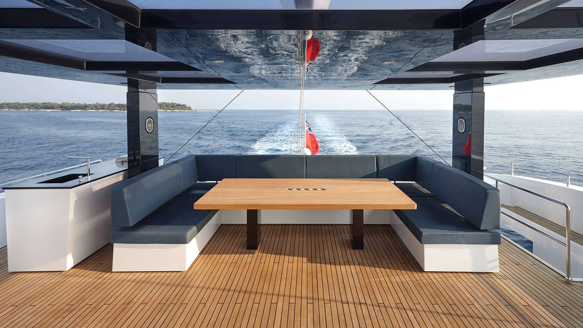 MIDORI Sunreef Supreme 68 - Flybridge Seating