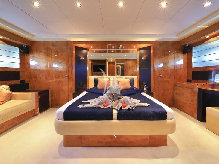 888 Riva 85 Opera Super - master cabin 888 Riva 85 Opera Super - master cabin