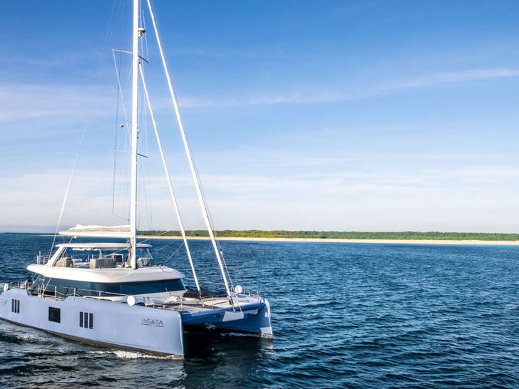 AGATA BLU Sunreef 70 - cruising AGATA BLU Sunreef 70 - cruising