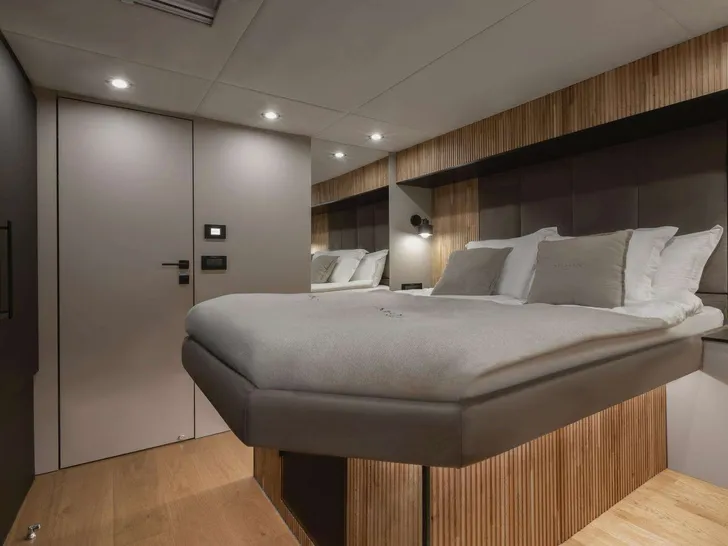 MOONLIGHT Moon Yacht 60 - VIP cabin 1 MOONLIGHT Moon Yacht 60 - VIP cabin 1