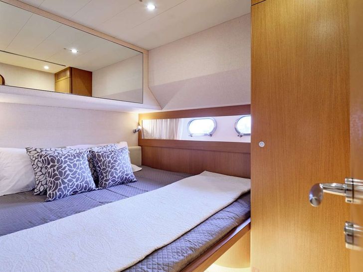 FLOW Ferretti 68 - VIP cabin 2 FLOW Ferretti 68 - VIP cabin 2