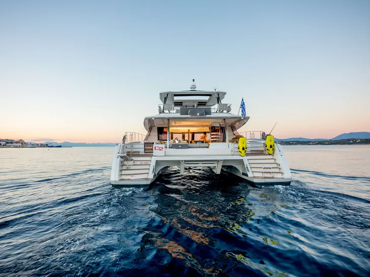 D2 Fountaine Pajot 67 - aft shot D2 Fountaine Pajot 67 - aft shot