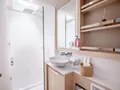 D2 Fountaine Pajot 67 - VIP cabin bathroom D2 Fountaine Pajot 67 - VIP cabin bathroom