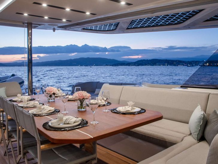 SERENISSIMA III Fountaine Pajot 80 - aft deck seating and dining area SERENISSIMA III Fountaine Pajot 80 - aft deck seating and dining area