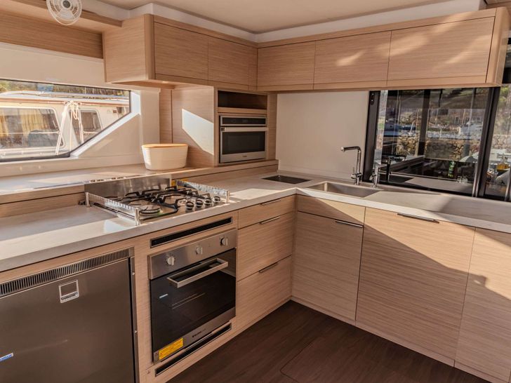AGENDA 55 Lagoon 55 - galley AGENDA 55 Lagoon 55 - galley