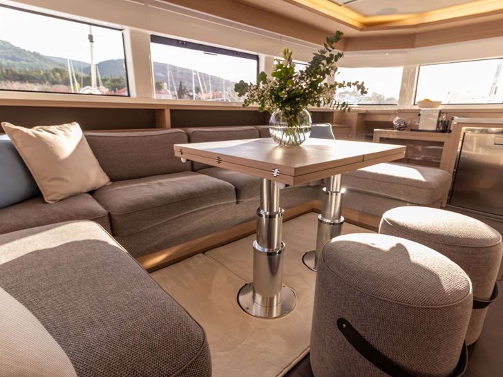 AGENDA 55 Lagoon 55 - saloon AGENDA 55 Lagoon 55 - saloon