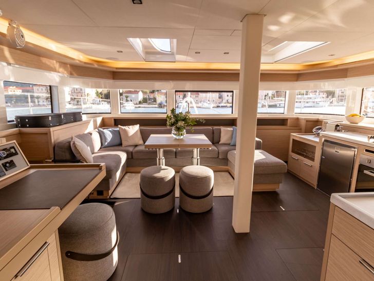 AGENDA 55 Lagoon 55 - interior AGENDA 55 Lagoon 55 - interior