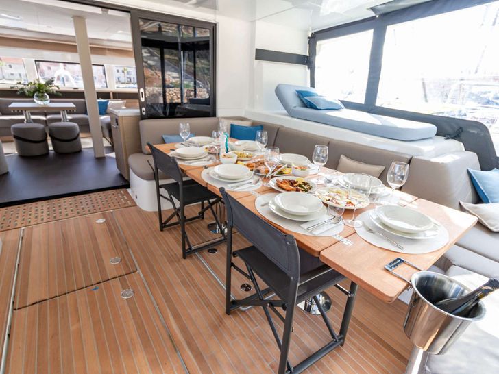 AGENDA 55 Lagoon 55 - aft deck dining AGENDA 55 Lagoon 55 - aft deck dining