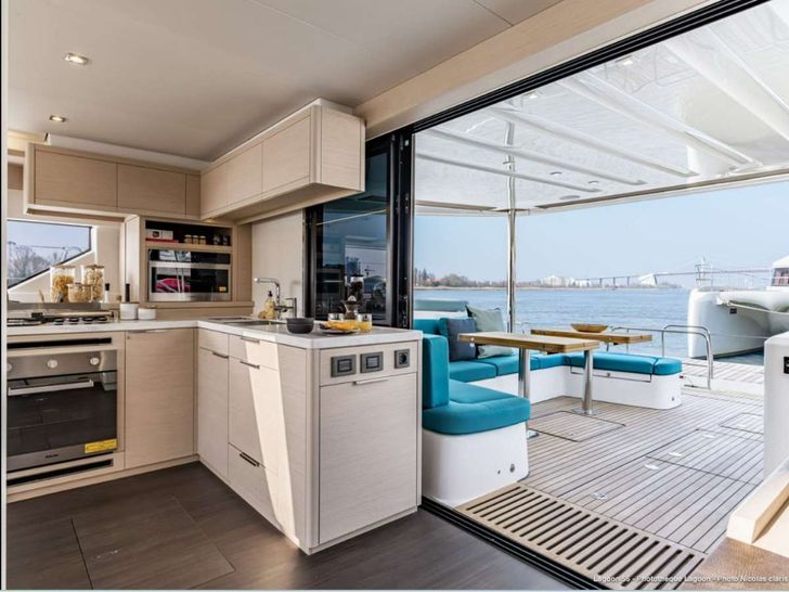 UTOPIA - Lagoon 55,galley and aft lounge