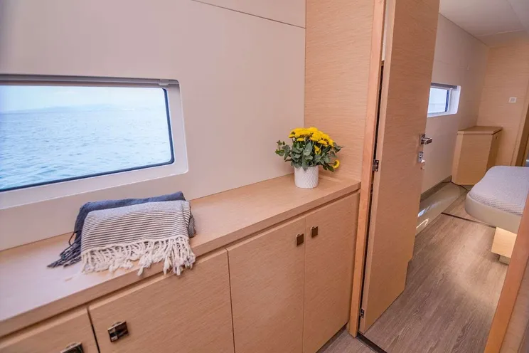 Charter Yacht ENDLESS BEAUTY - Fountaine Pajot 44 - 3 Cabins - Athens - Mykonos - Santorini - Greece