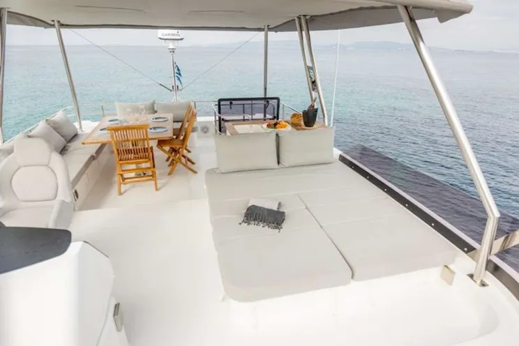 Charter Yacht ENDLESS BEAUTY - Fountaine Pajot 44 - 3 Cabins - Athens - Mykonos - Santorini - Greece