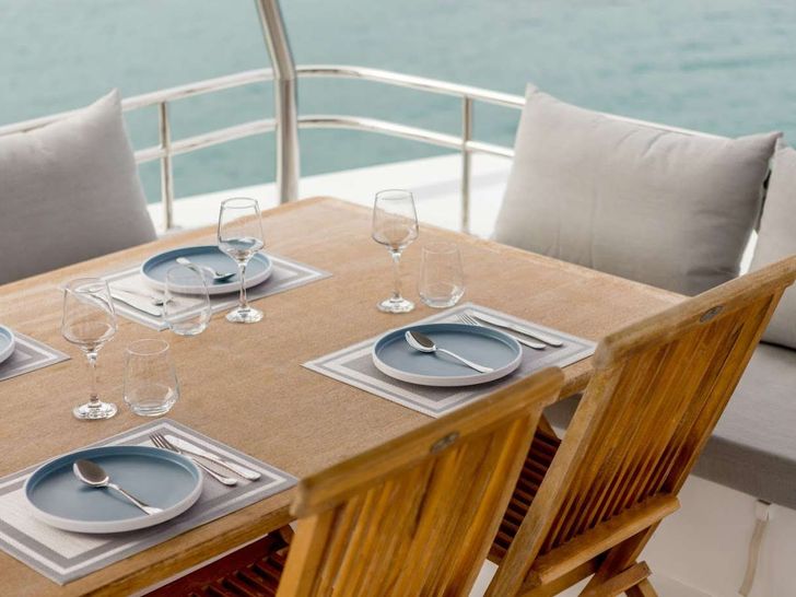 ENDLESS BEAUTY - Fountaine Pajot 44,flybridge alfresco dining area ENDLESS BEAUTY - Fountaine Pajot 44,flybridge alfresco dining area