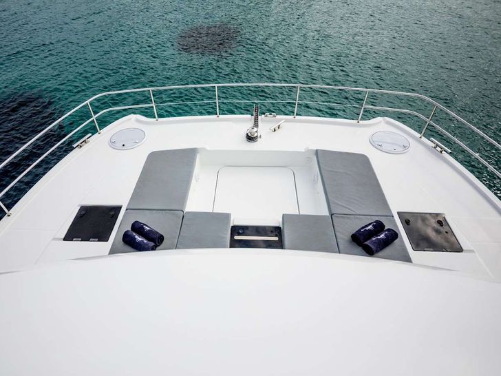 ENDLESS BEAUTY - Fountaine Pajot 44,foredeck bronzing area ENDLESS BEAUTY - Fountaine Pajot 44,foredeck bronzing area