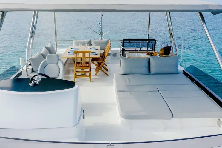 Charter Yacht ENDLESS BEAUTY - Fountaine Pajot 44 - 3 Cabins - Athens - Mykonos - Santorini - Greece