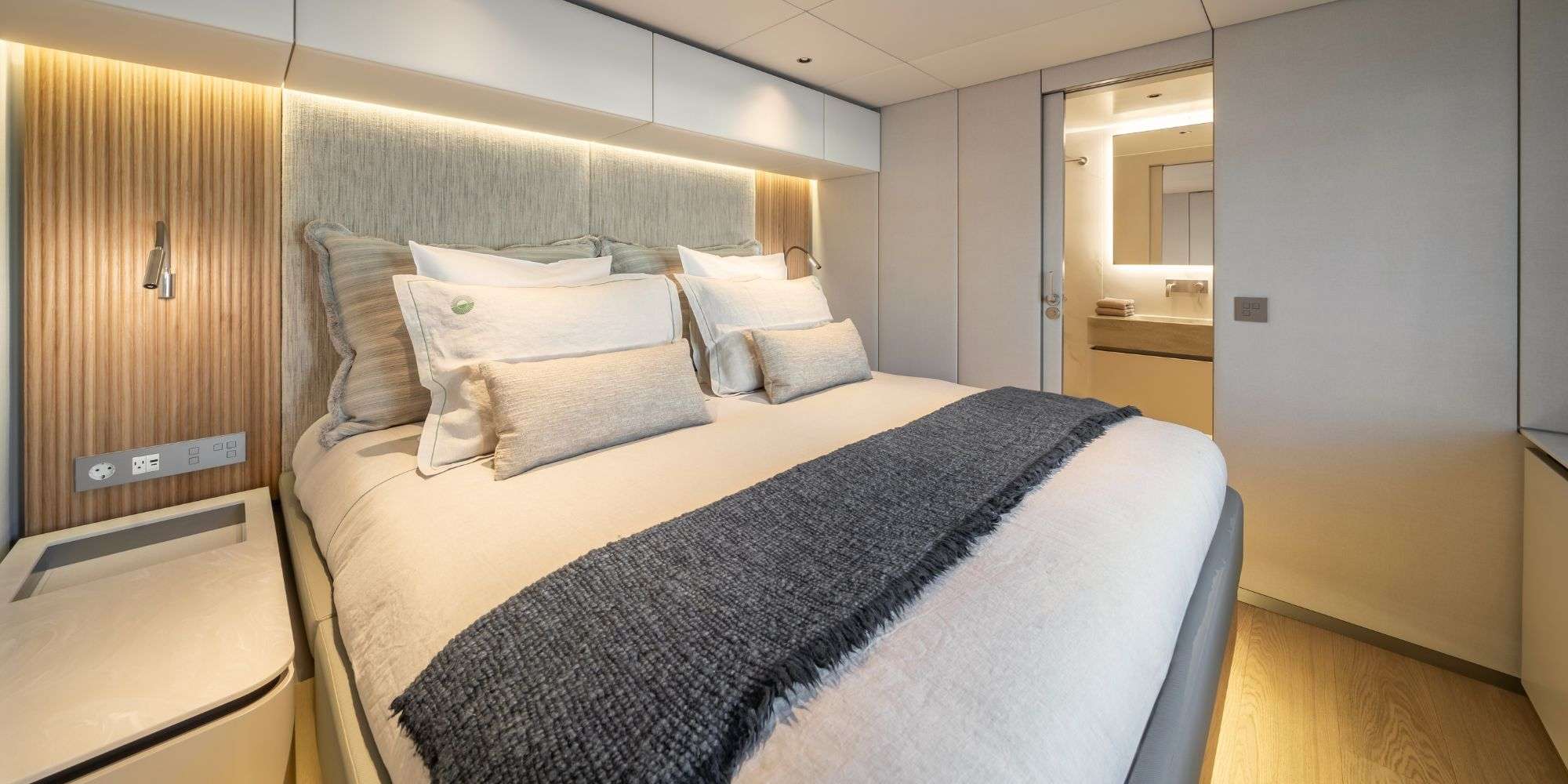 Charter Yacht APOLLO 99 - Sunreef 80 Eco - 4 Cabins - Ibiza - Formentera - Mallorca - Balearic islands - Caribbean