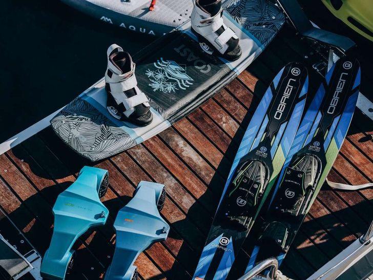 AURELIA Lagoon 55 - water toys AURELIA Lagoon 55 - water toys