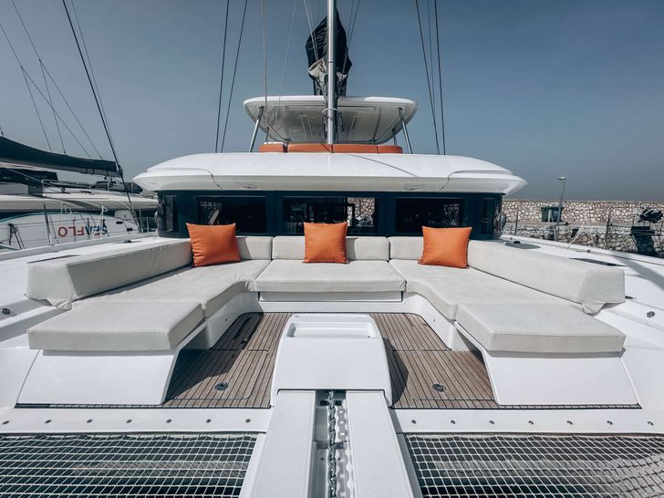 AURELIA Lagoon 55 - foredeck AURELIA Lagoon 55 - foredeck