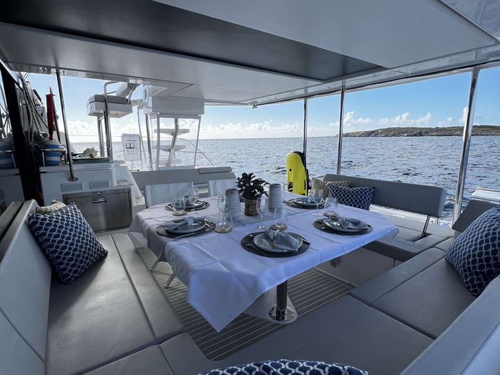 ANDIAMO Leopard 50 - aft deck dining area ANDIAMO Leopard 50 - aft deck dining area
