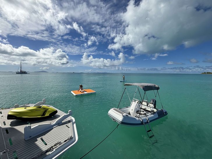 ANDIAMO Leopard 50 - dinghy and floating mat ANDIAMO Leopard 50 - dinghy and floating mat