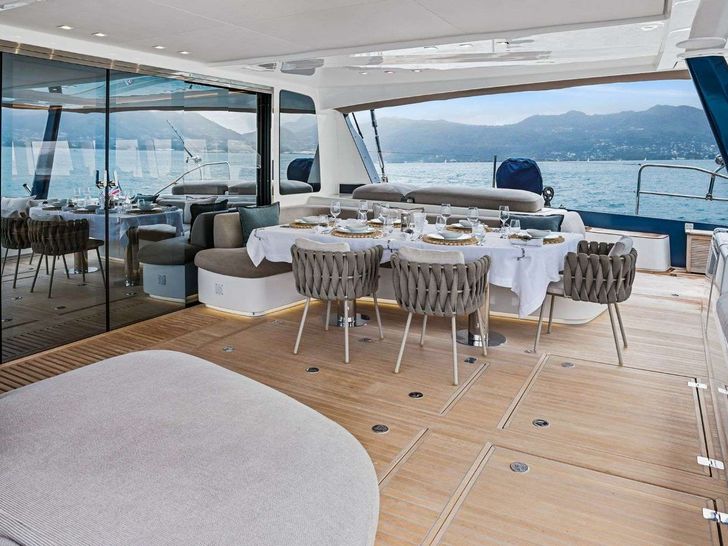 MANE ET NOCTE - Lagoon Seventy 7,aft deck and alfresco dining area MANE ET NOCTE - Lagoon Seventy 7,aft deck and alfresco dining area