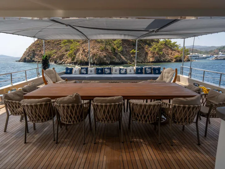 DE LOVE Custom Sailing Yacht 47m - alfresco dining area DE LOVE Custom Sailing Yacht 47m - alfresco dining area