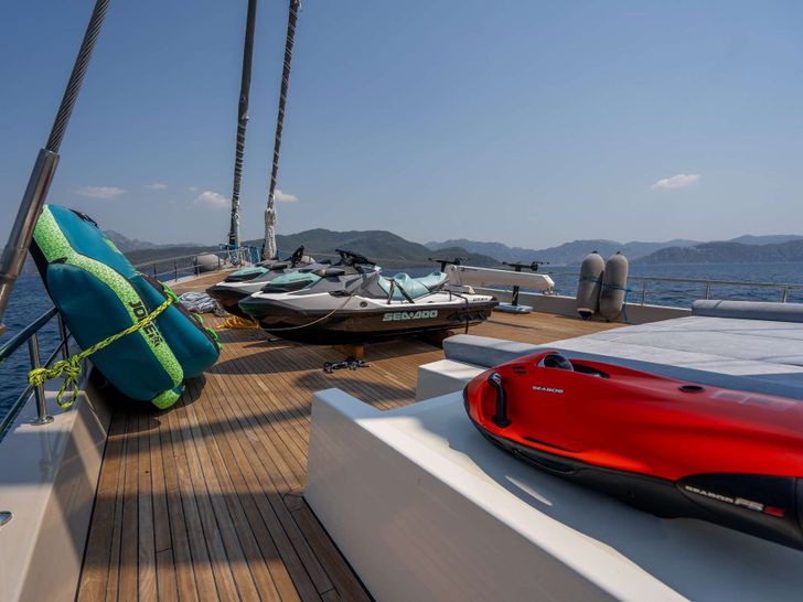 DE LOVE Custom Sailing Yacht 47m - water toys DE LOVE Custom Sailing Yacht 47m - water toys