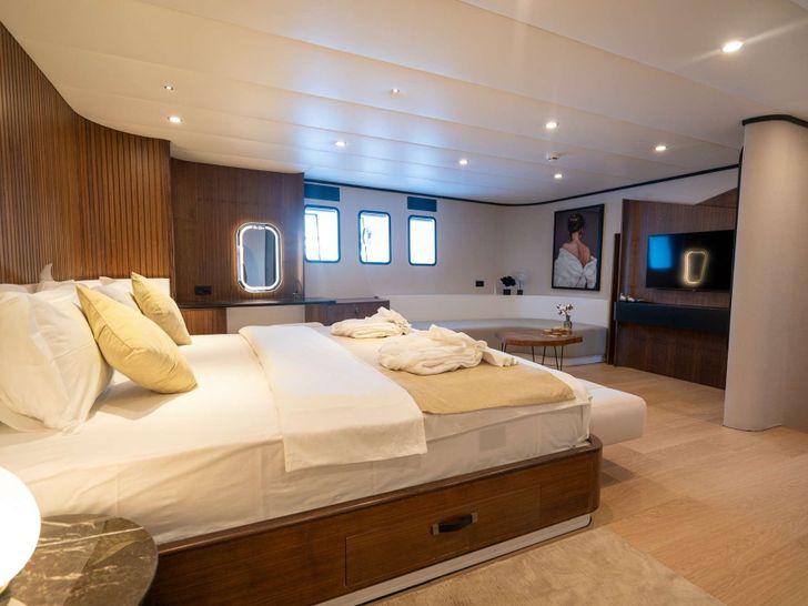 DE LOVE Custom Sailing Yacht 47m - VIP cabin 1 DE LOVE Custom Sailing Yacht 47m - VIP cabin 1