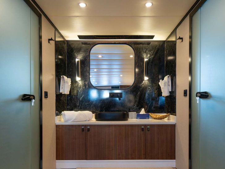 DE LOVE Custom Sailing Yacht 47m - cabin bathroom DE LOVE Custom Sailing Yacht 47m - cabin bathroom