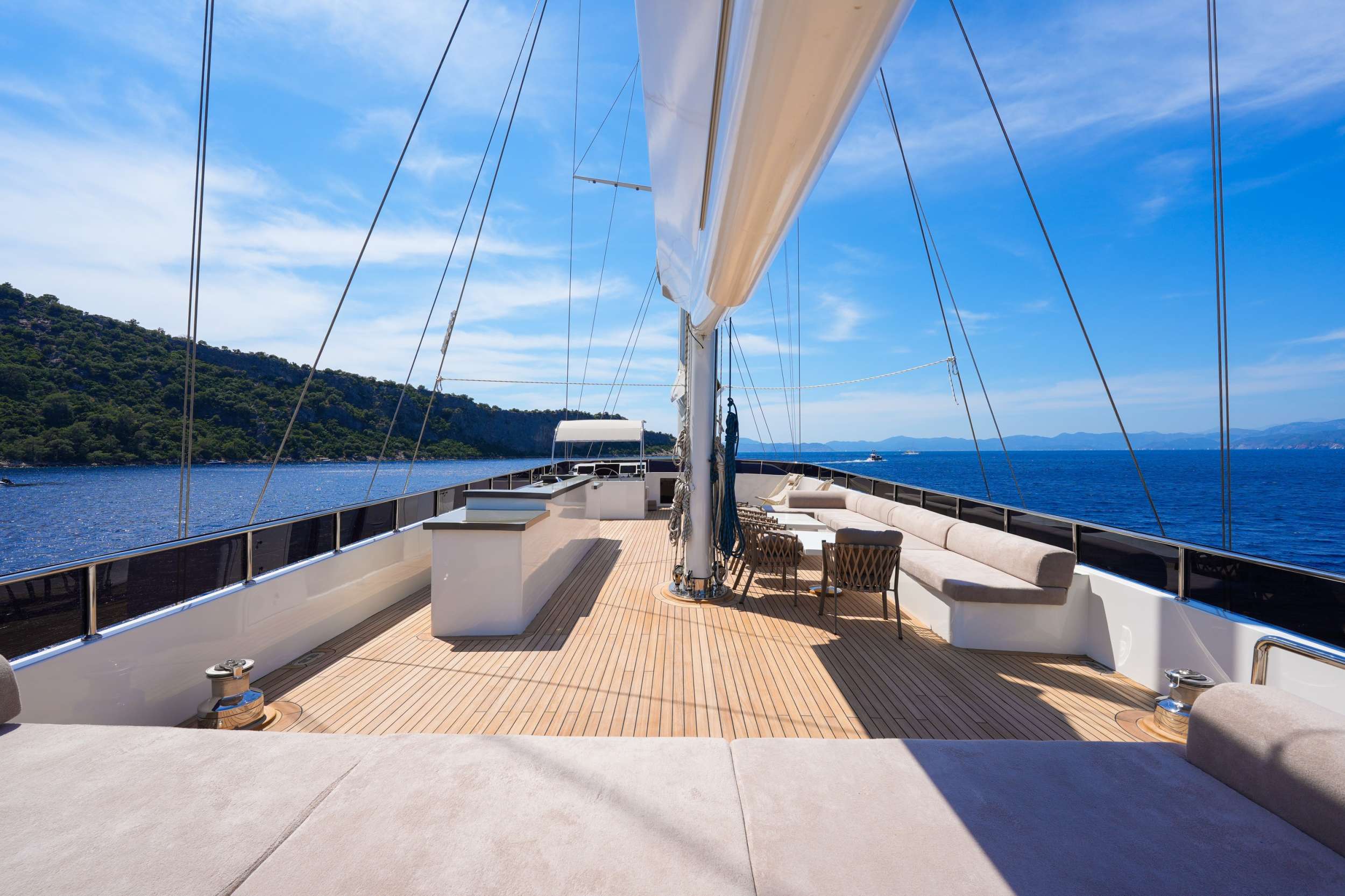 KING OF THE SEA - Flybridge