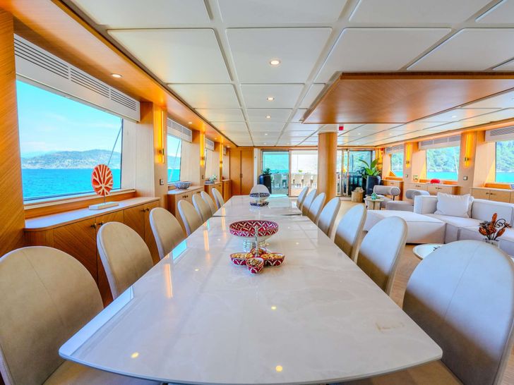 KING OF THE SEA - Indoor dining area KING OF THE SEA - Indoor dining area