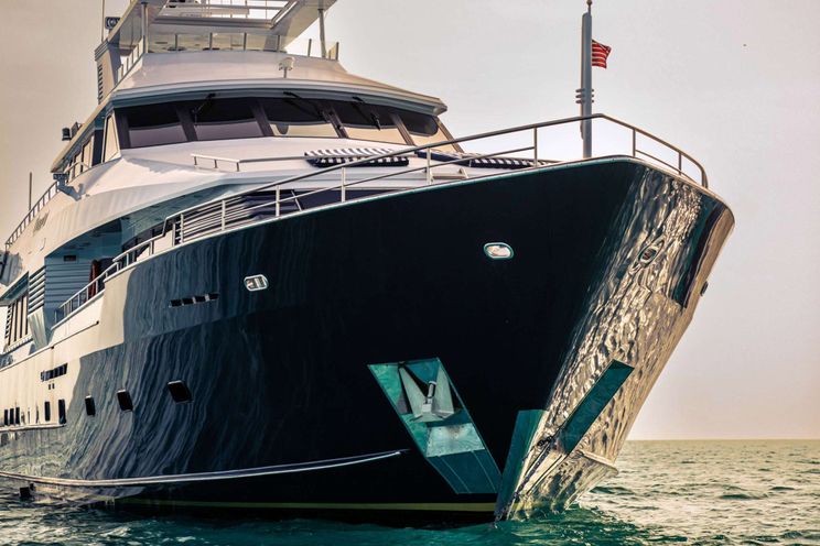 Charter Yacht QUANTUM - Broward 125 - 4 Cabins - Nassau - Exumas - Bahamas