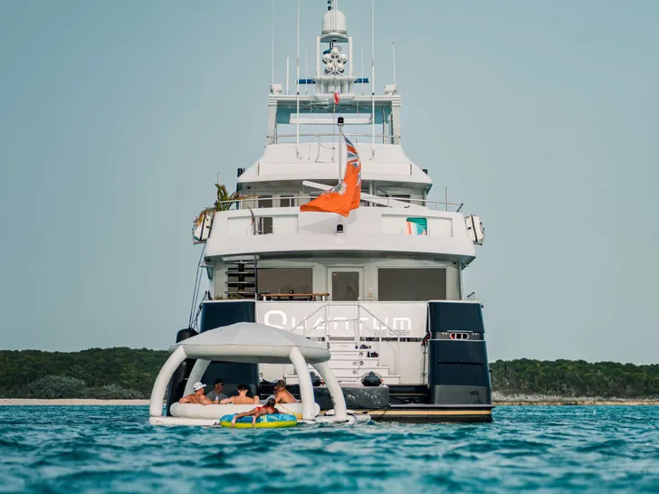 QUANTUM Broward 125 stern view QUANTUM Broward 125 stern view