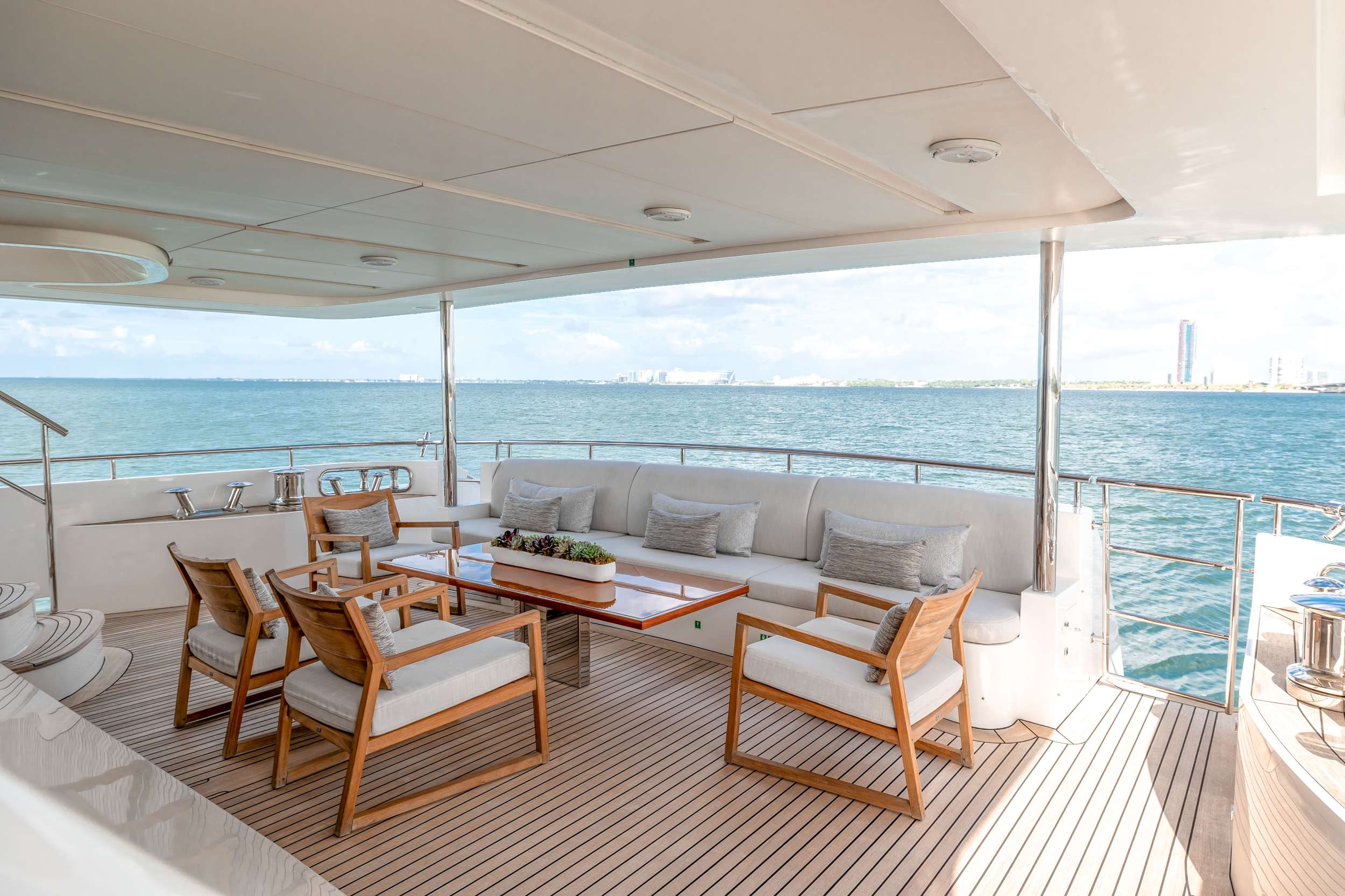 Charter Yacht PATIENCE - Benetti Classic Supreme Series 132 - 5 Cabins - Nassau - Exumas - Bahamas