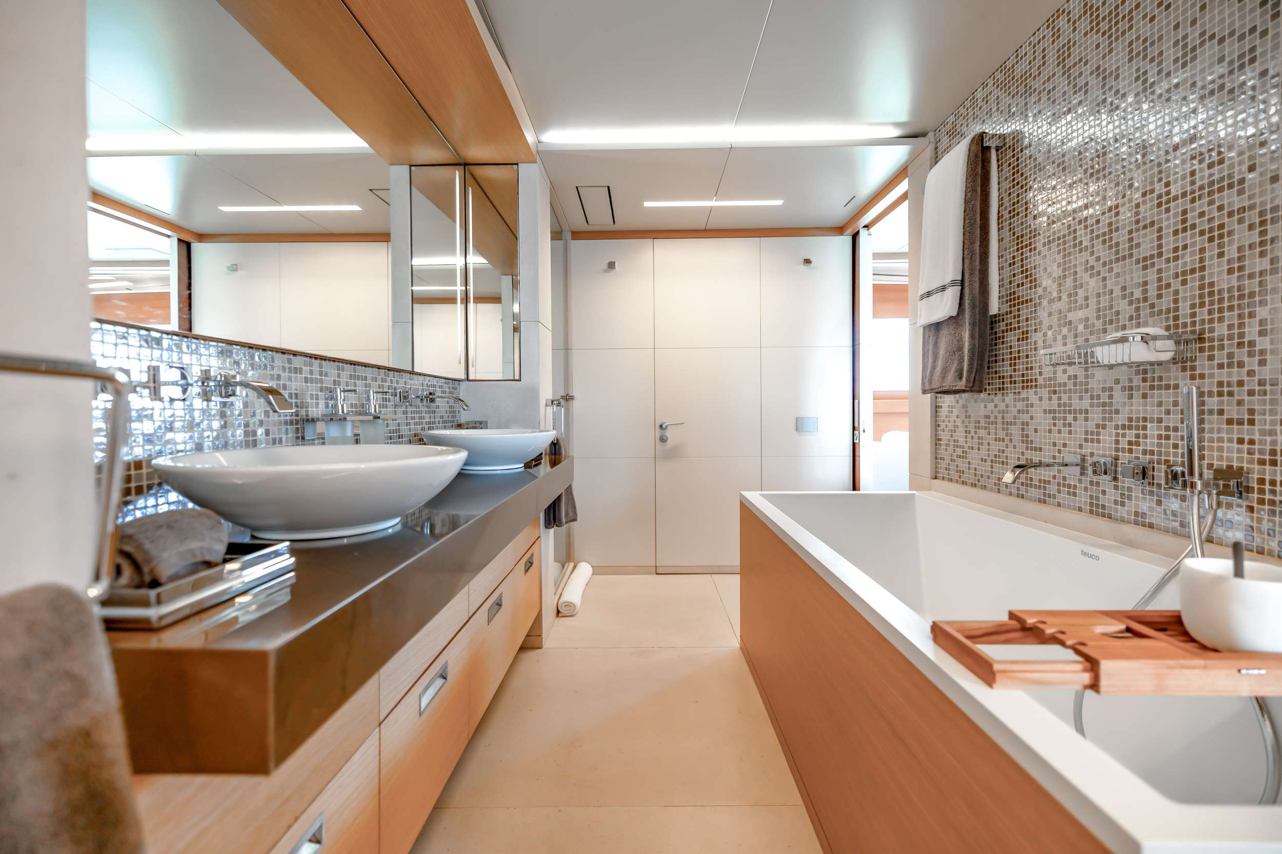 Charter Yacht PATIENCE - Benetti Classic Supreme Series 132 - 5 Cabins - Nassau - Exumas - Bahamas