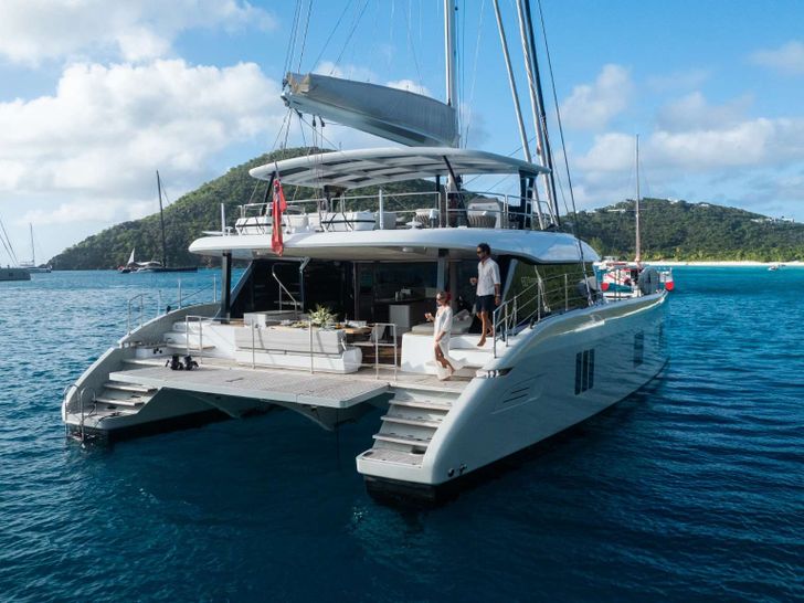 VIVI Sunreef 60 - anchored aft shot VIVI Sunreef 60 - anchored aft shot