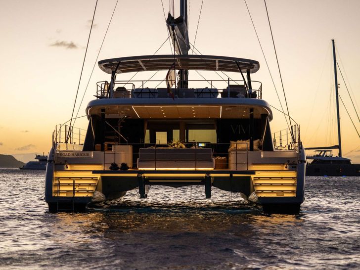 VIVI Sunreef 60 - stern at night VIVI Sunreef 60 - stern at night