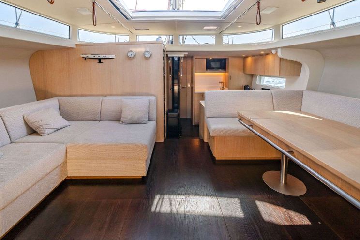 Charter Yacht MYSTIC - YYacht Y7 - 2 Cabins - Grimaud - Cannes - Monaco - St. Tropez - French Riviera