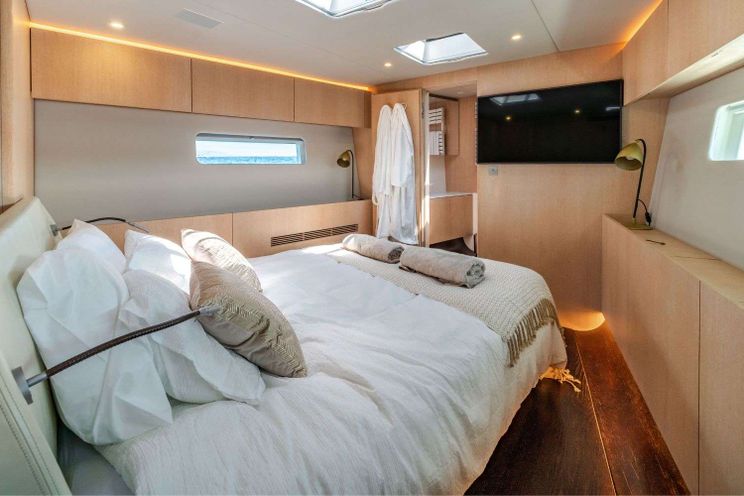 Charter Yacht MYSTIC - YYacht Y7 - 2 Cabins - Grimaud - Cannes - Monaco - St. Tropez - French Riviera