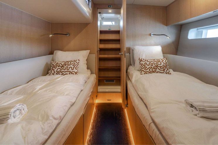 Charter Yacht MYSTIC - YYacht Y7 - 2 Cabins - Grimaud - Cannes - Monaco - St. Tropez - French Riviera